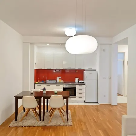 Luxapart Mejtas Centar Free Garage Apartment *